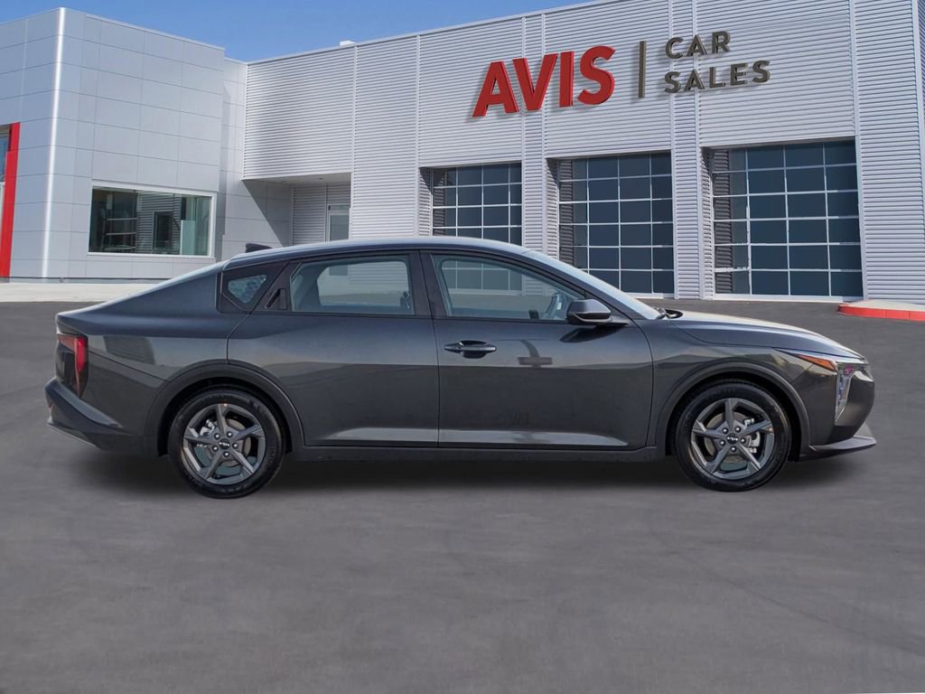 Used 2025 Kia K4 LXS image 5