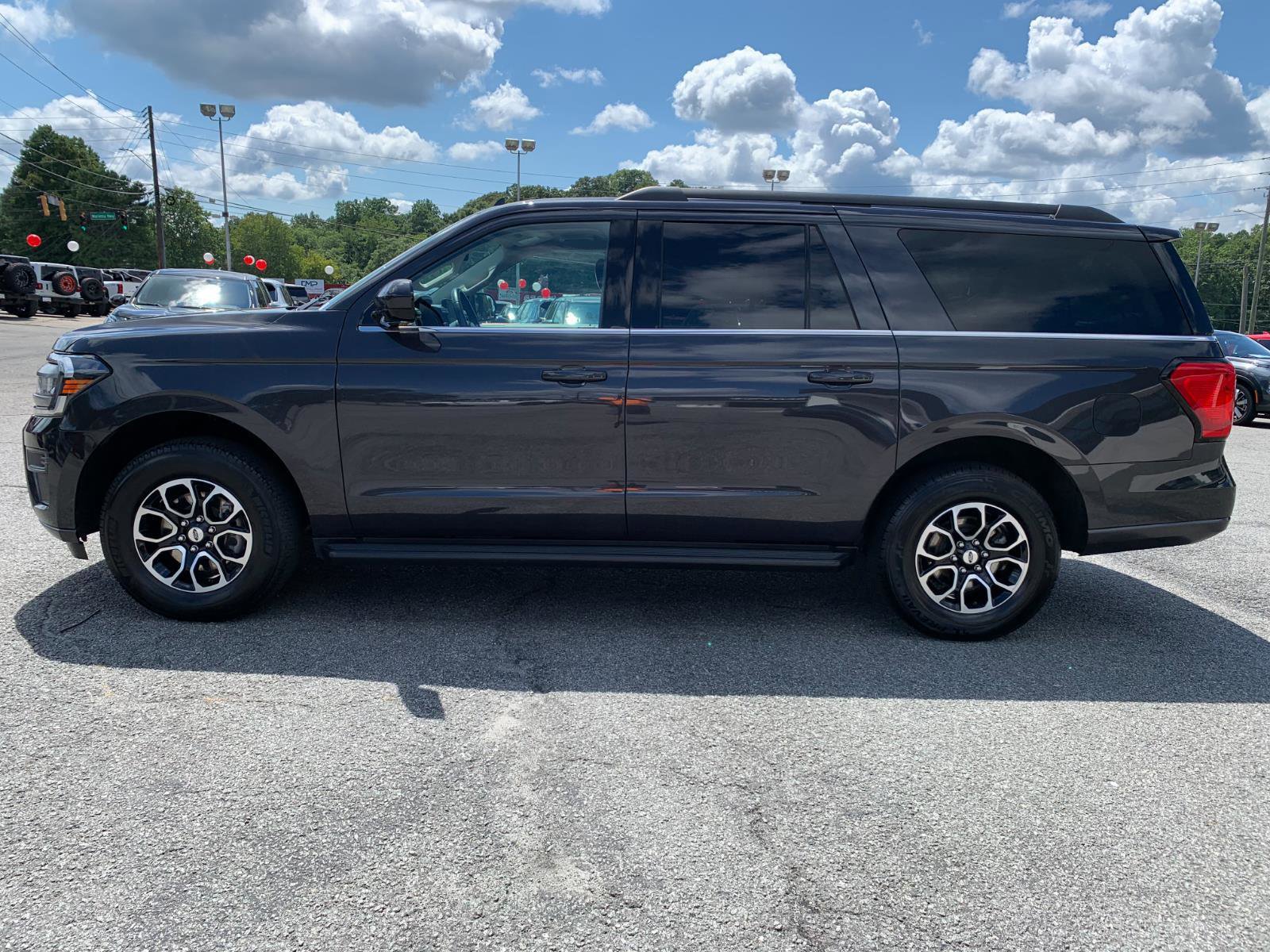 Used 2024 Ford Expedition Max XLT image 6