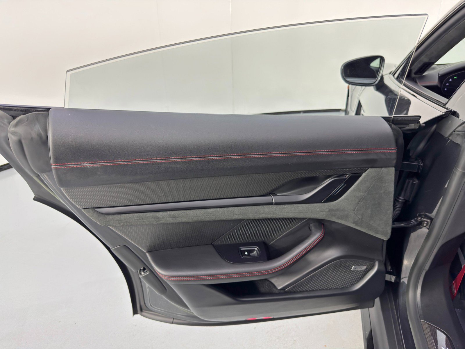 Used 2023 Porsche Taycan GTS image 46