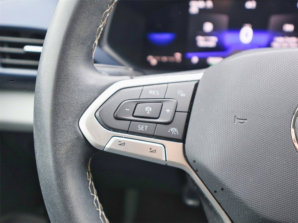 Certified 2022 Volkswagen Taos SE w/ Driver Assistance Package image 21