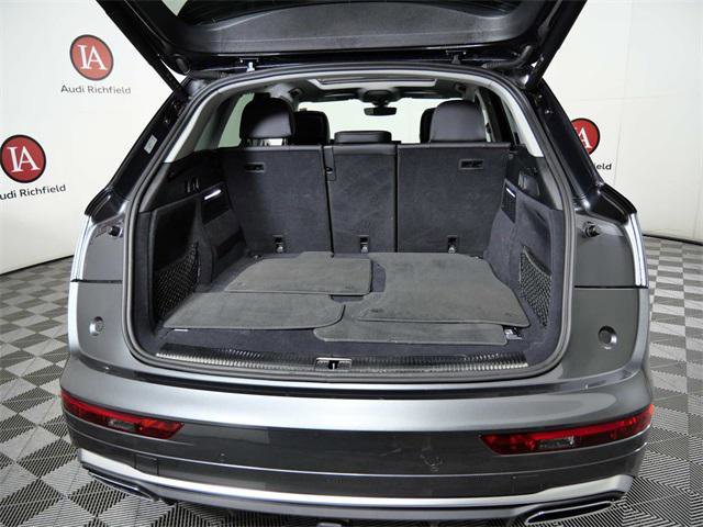 Used 2024 Audi Q5 e Premium Plus w/ Premium Plus Package image 10