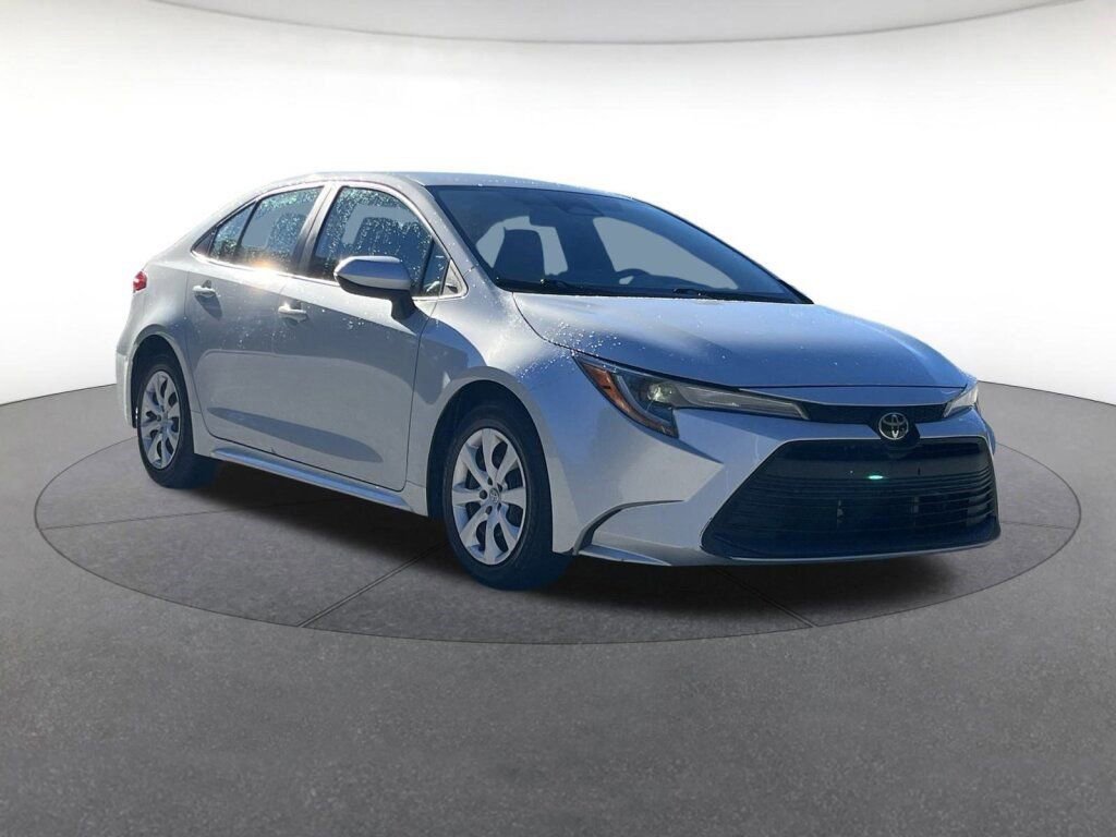 Used 2024 Toyota Corolla LE image 28