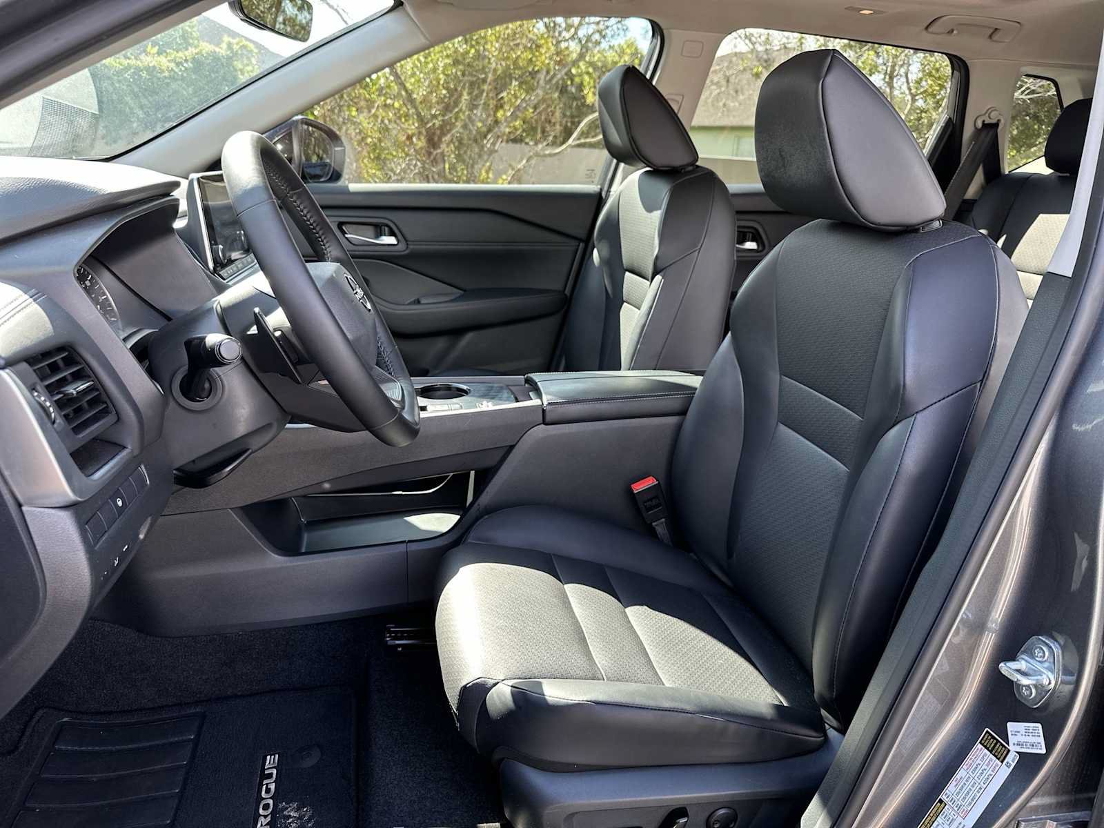 Used 2026 Nissan Rogue Dark Armor FWD image 15