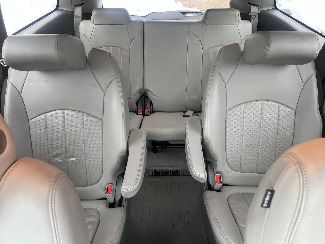 Used 2015 Chevrolet Traverse LTZ image 23