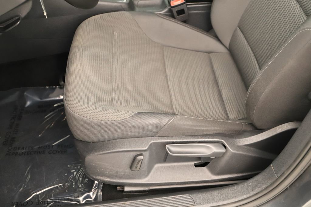 Used 2017 Volkswagen Golf S image 25