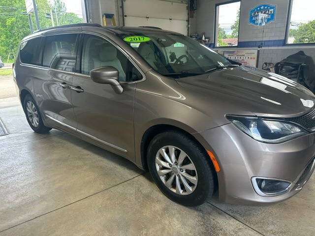 Used 2017 Chrysler Pacifica Touring-L