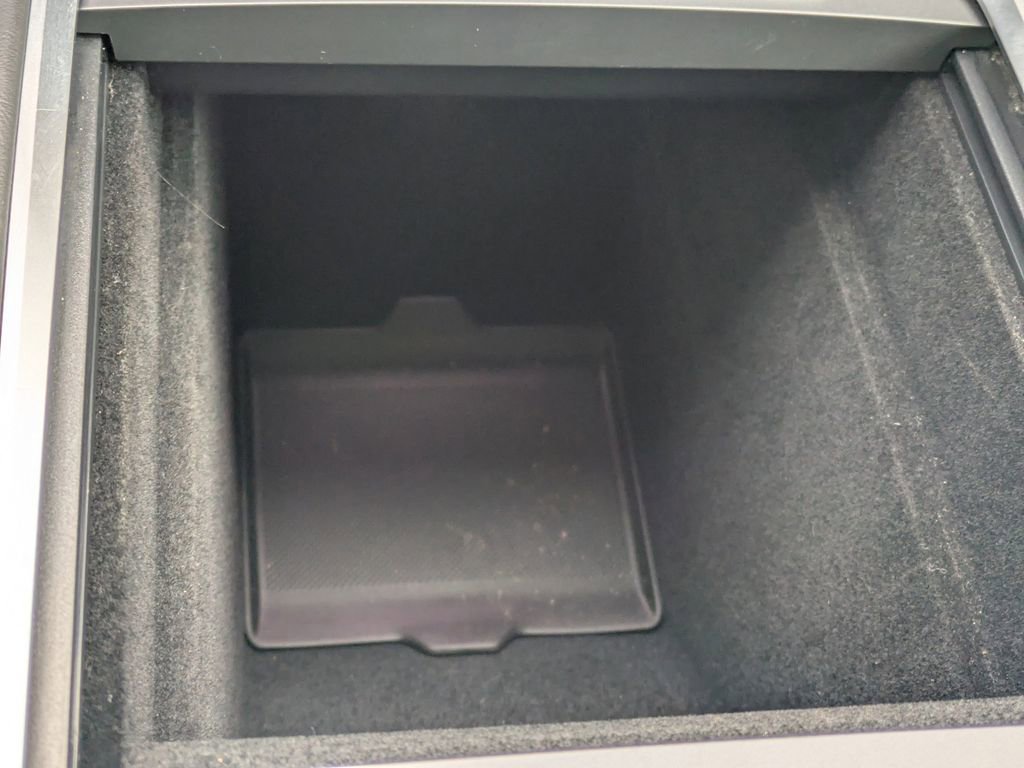 Used 2024 Tesla Model Y Long Range image 28