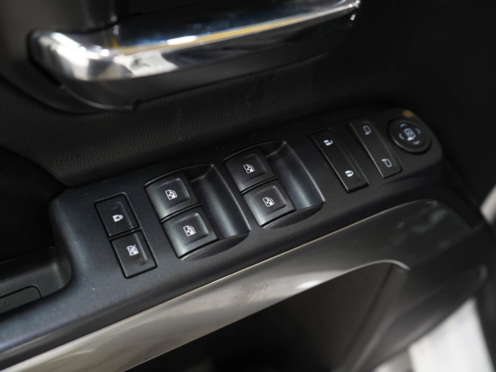 Used 2015 Chevrolet Silverado 1500 LT w/ All Star Edition AWD/4WD image 18