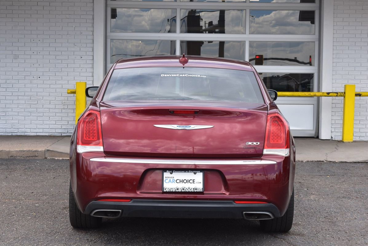 Used 2018 Chrysler 300 Limited image 5