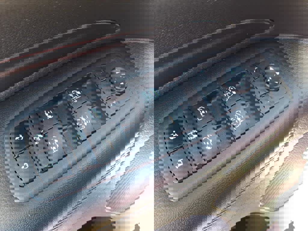 Used 2022 Dodge Durango SXT w/ Anodized Platinum Package image 24