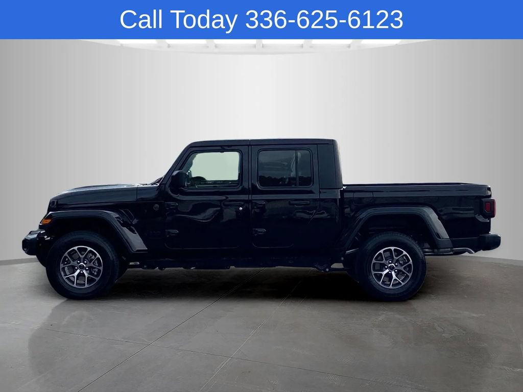 New 2026 Jeep Gladiator Sport AWD/4WD image 2