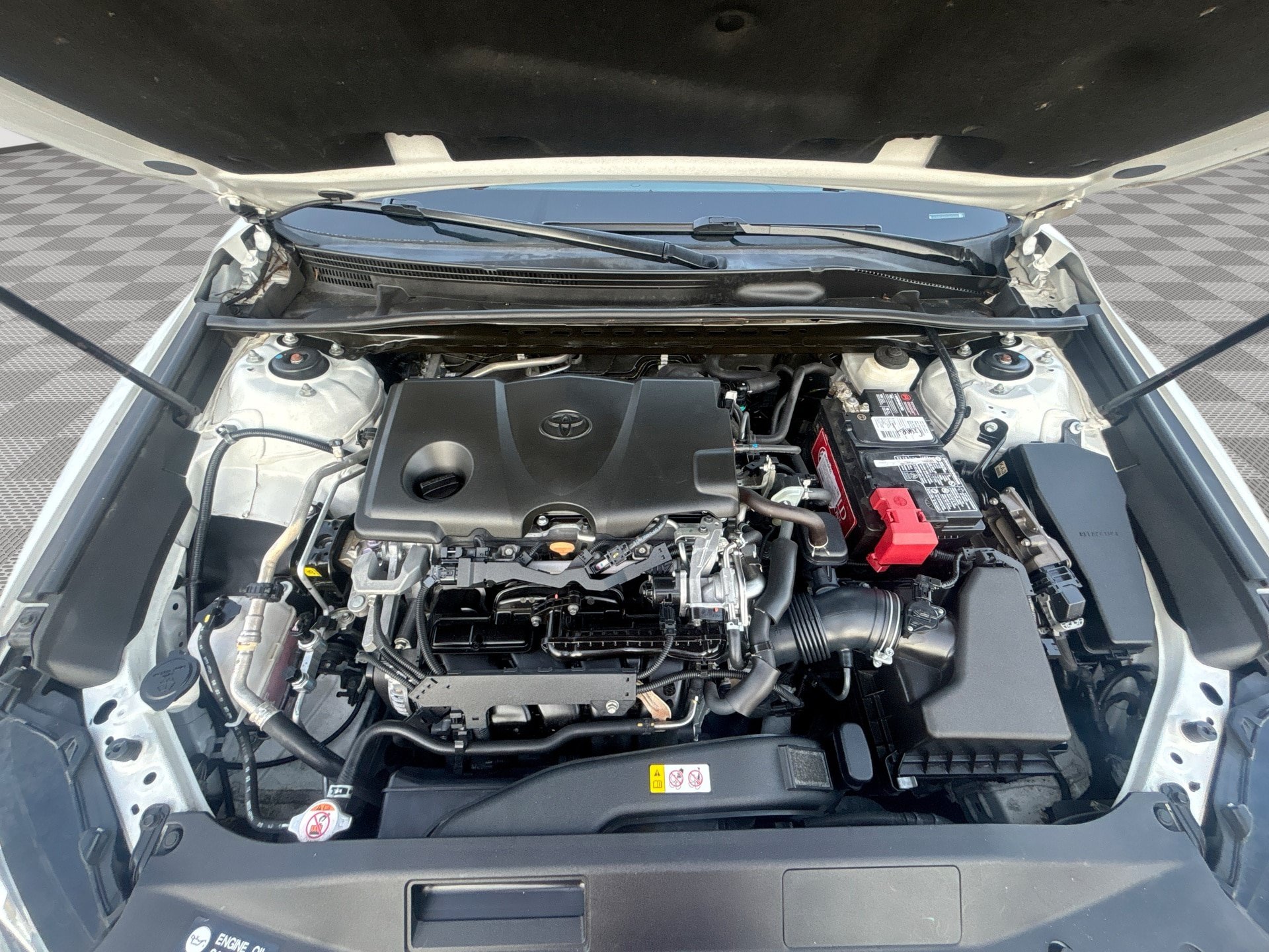 Used 2020 Toyota Camry XSE FWD image 18