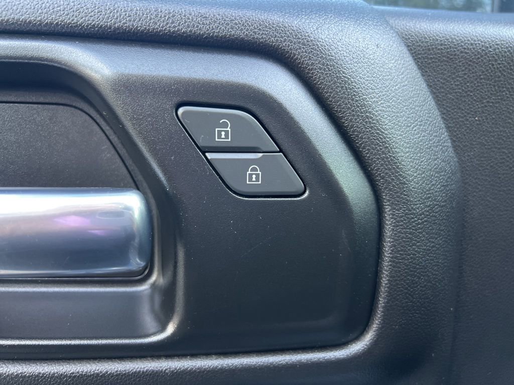 Used 2019 Chevrolet Silverado 1500 Custom w/ Infotainment Package image 22