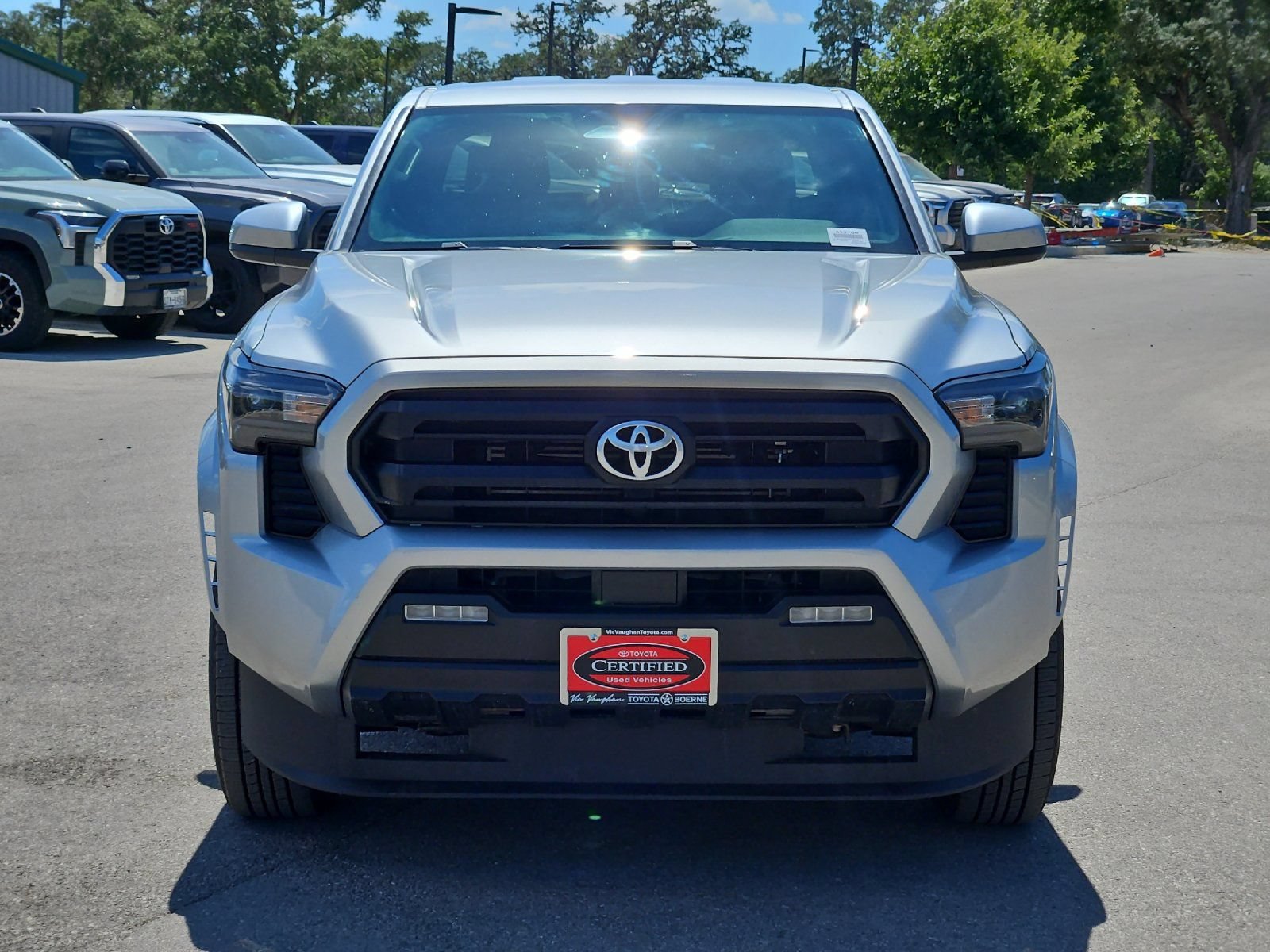 Certified 2025 Toyota Tacoma SR5 AWD/4WD image 8