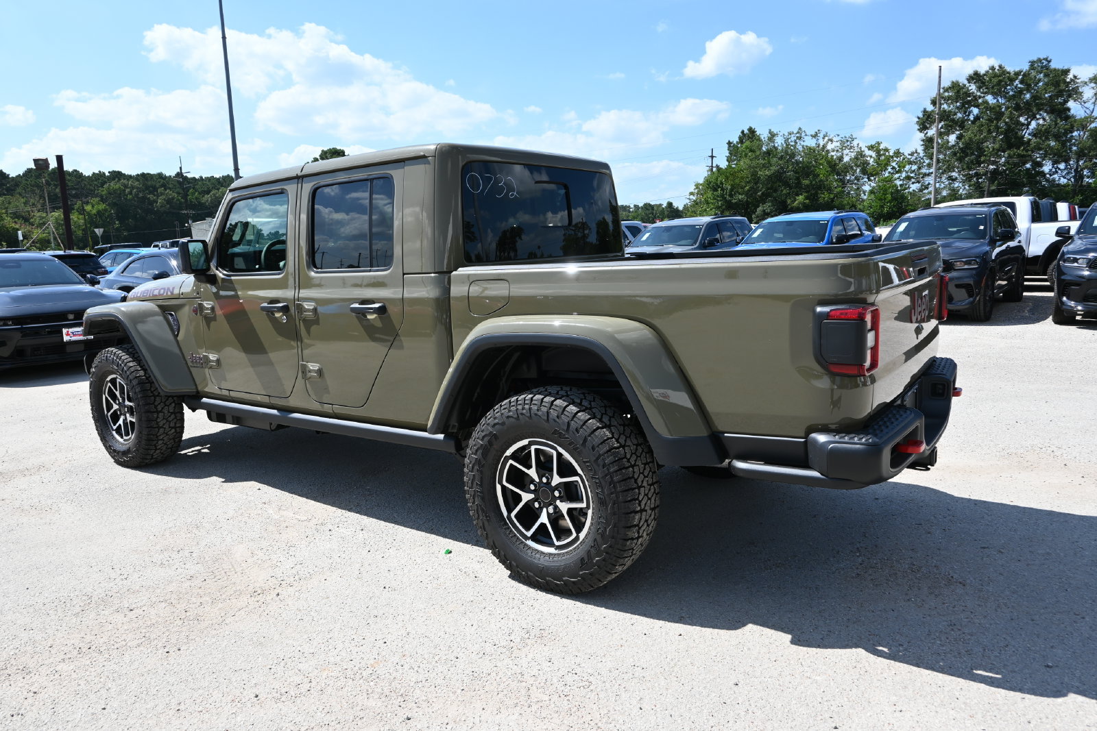 New 2026 Jeep Gladiator Rubicon w/ Steel Power Dome Hood Package AWD/4WD image 2