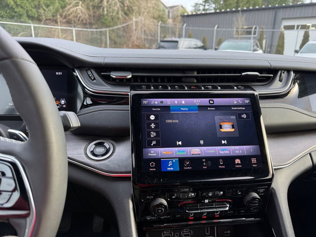 Used 2023 Jeep Grand Cherokee L Overland image 18