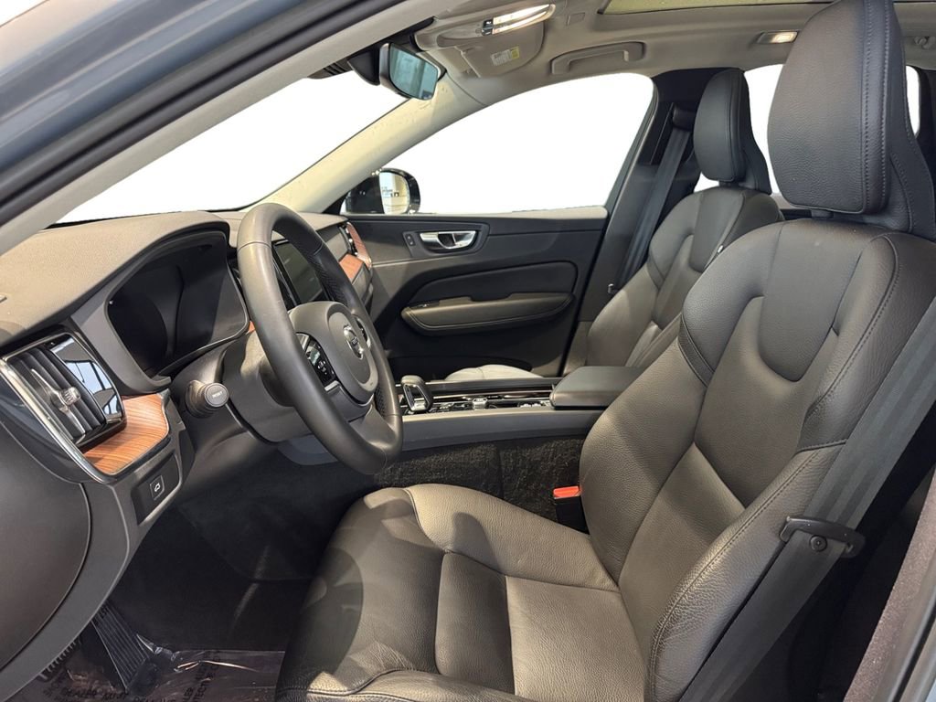 Certified 2023 Volvo XC60 B5 Plus w/ Climate Package image 11