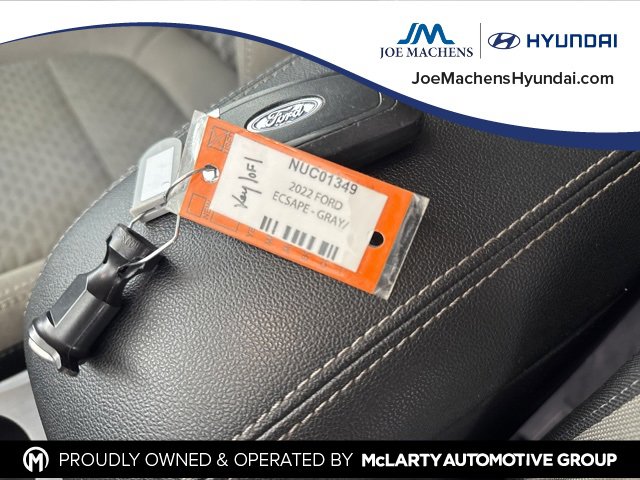 Used 2022 Ford Escape SE w/ SE Sport Appearance Package image 32