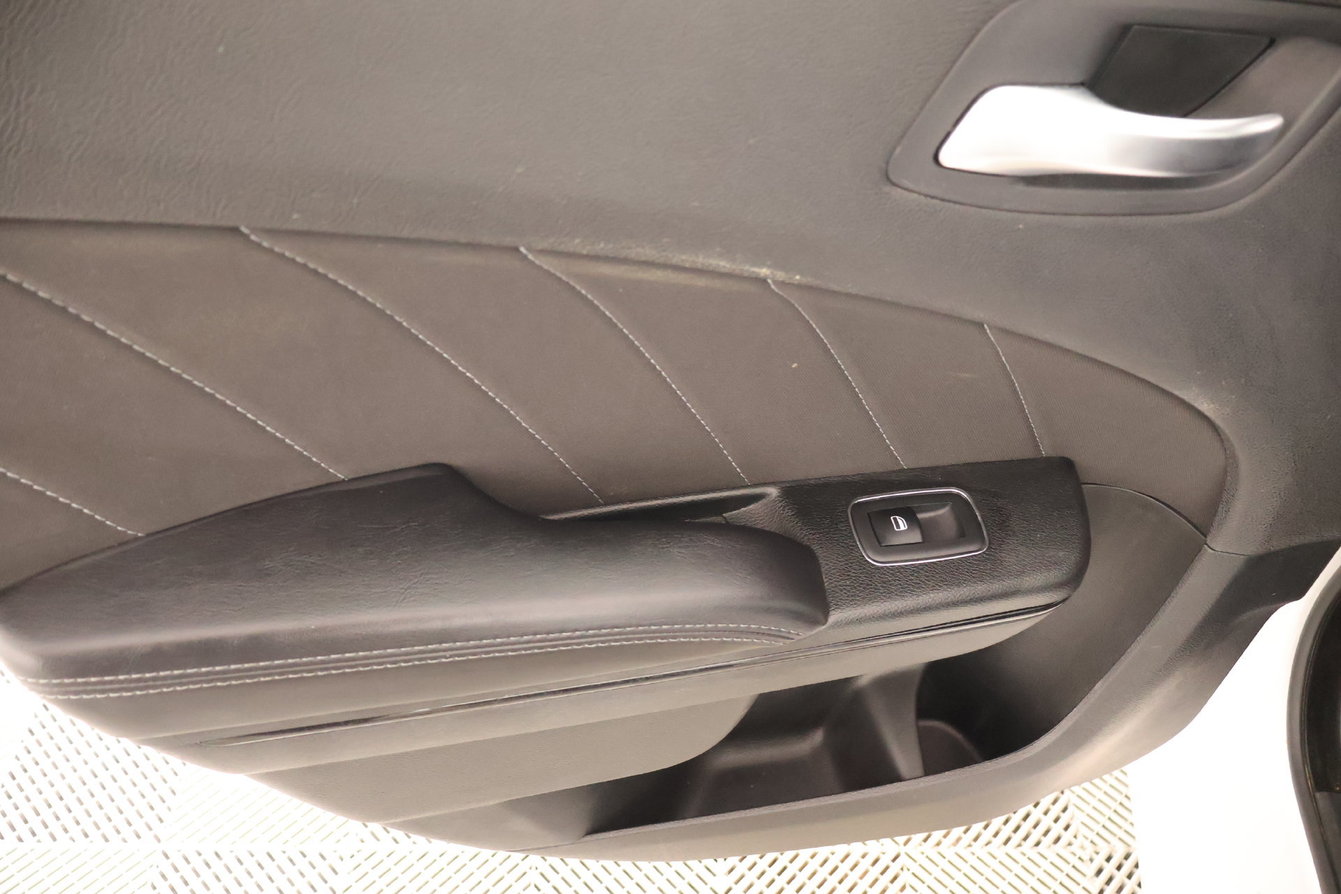 Used 2023 Dodge Charger SXT w/ Blacktop Package RWD image 15
