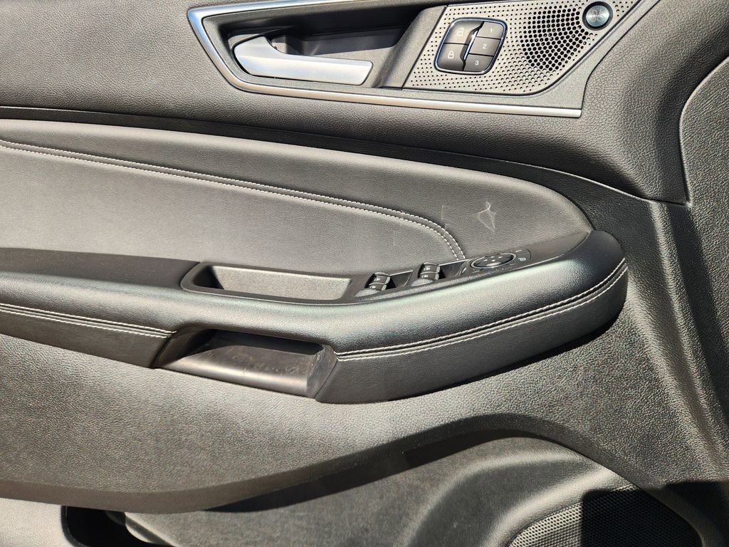 Certified 2024 Ford Edge Titanium image 22