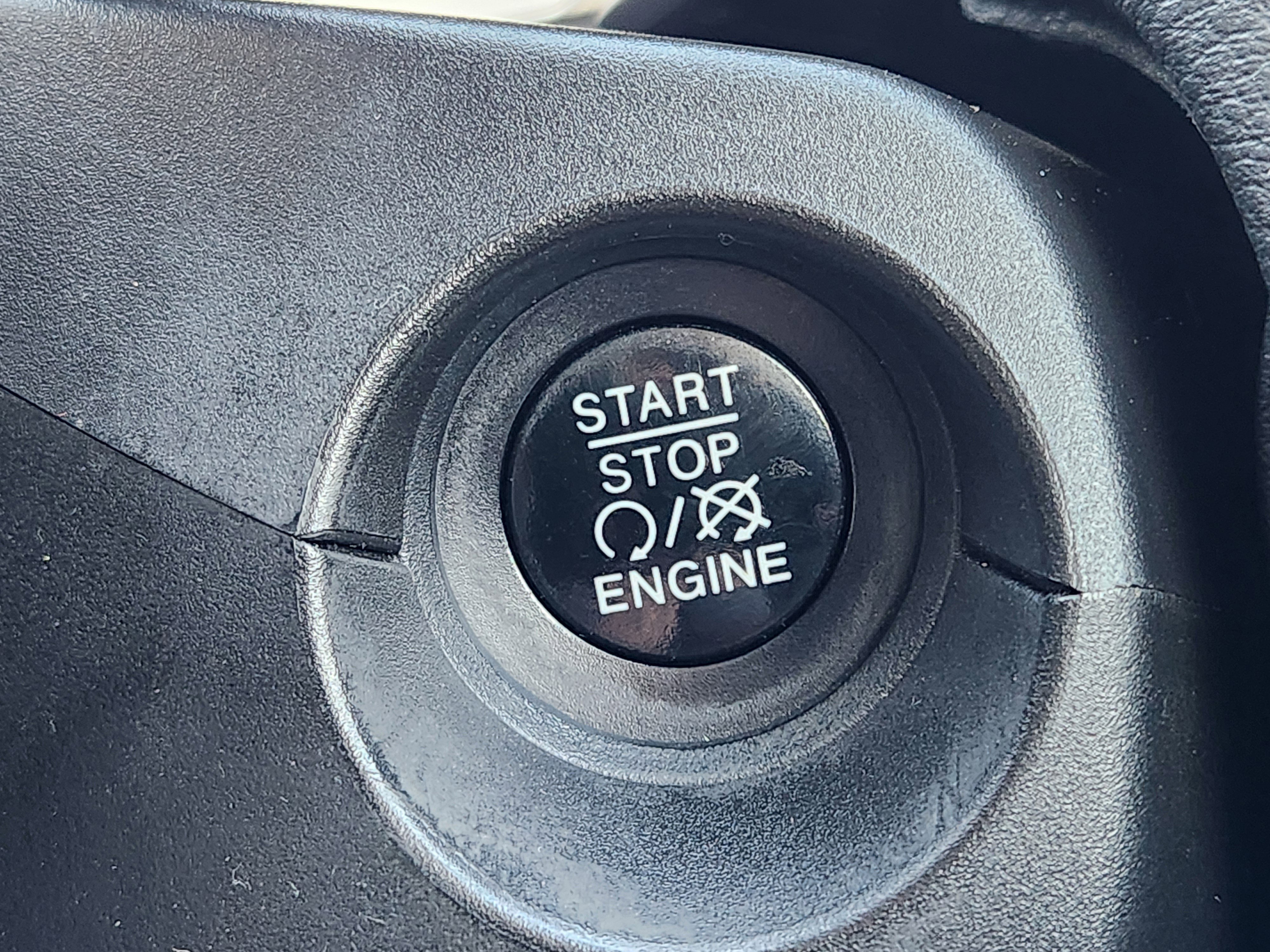 Used 2018 Jeep Compass Limited w/ Navigation Group image 21