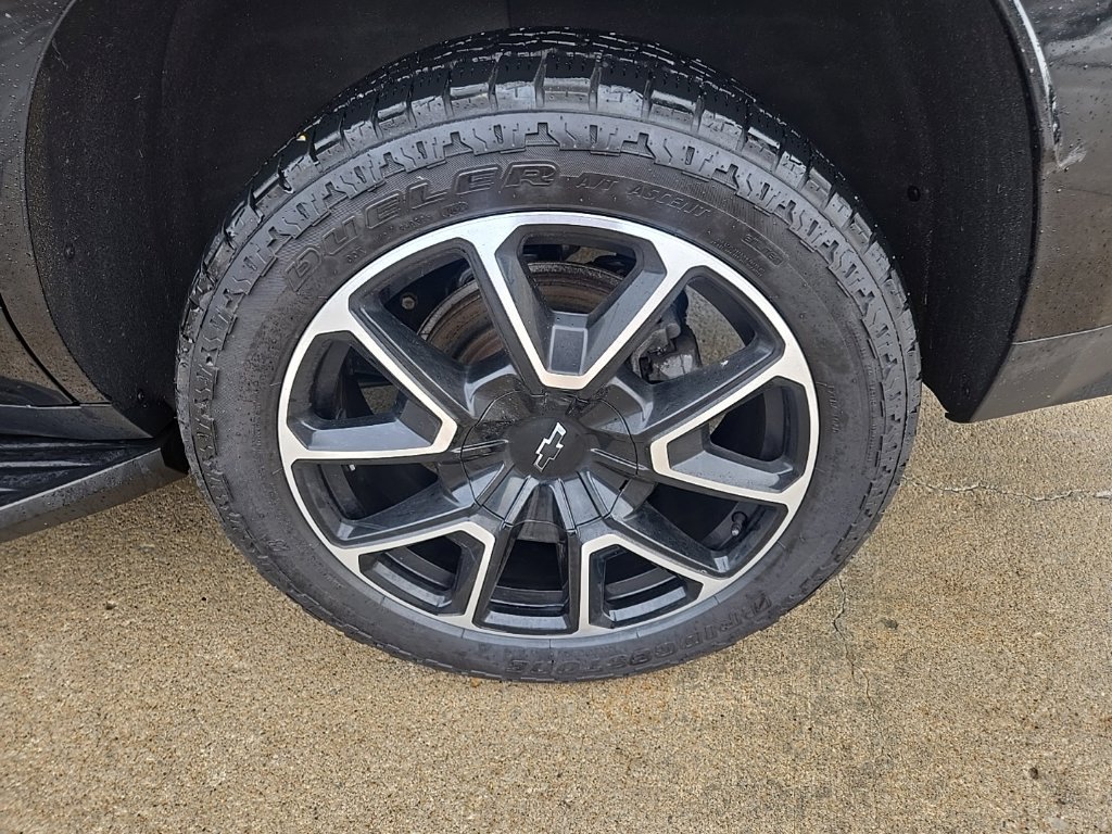 Used 2021 Chevrolet Tahoe RST w/ Luxury Package AWD/4WD image 24