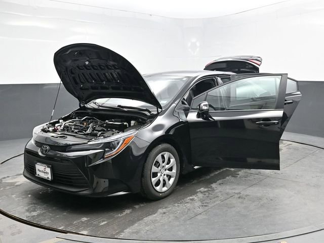 Used 2025 Toyota Corolla LE FWD image 27