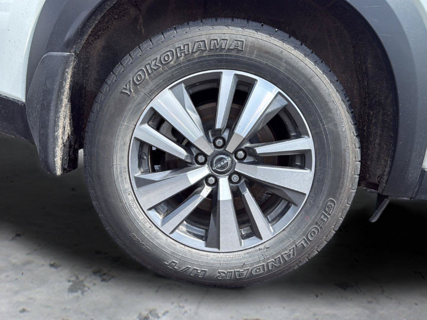 Used 2024 Nissan Pathfinder SL FWD image 24