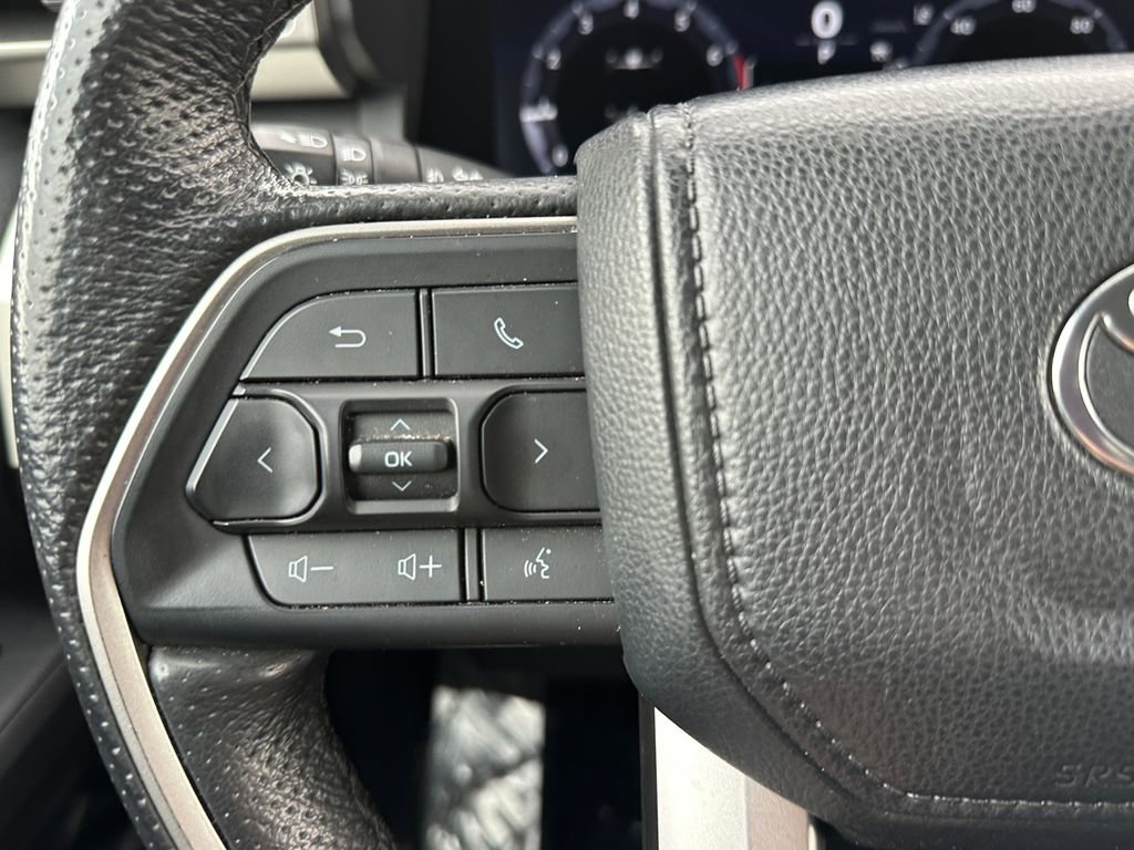 Used 2024 Toyota Tacoma TRD Off-Road image 24