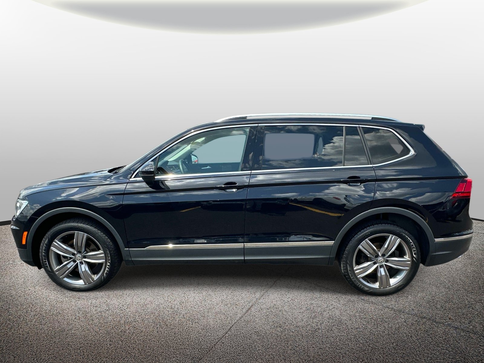 Used 2021 Volkswagen Tiguan S AWD/4WD image 2