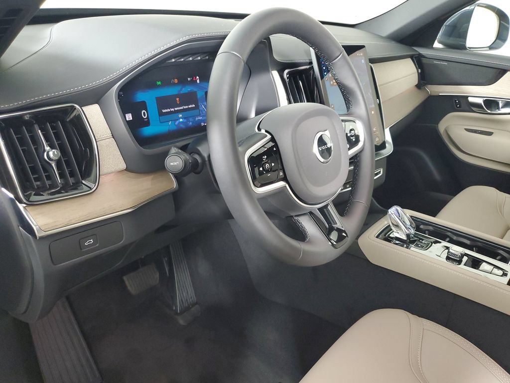 New 2026 Volvo XC90 B6 Plus w/ Protection Package Premier AWD/4WD image 24