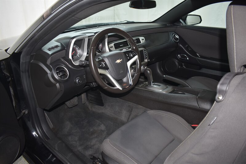 Used 2015 Chevrolet Camaro LT w/ 1LT Preferred Package RWD image 15