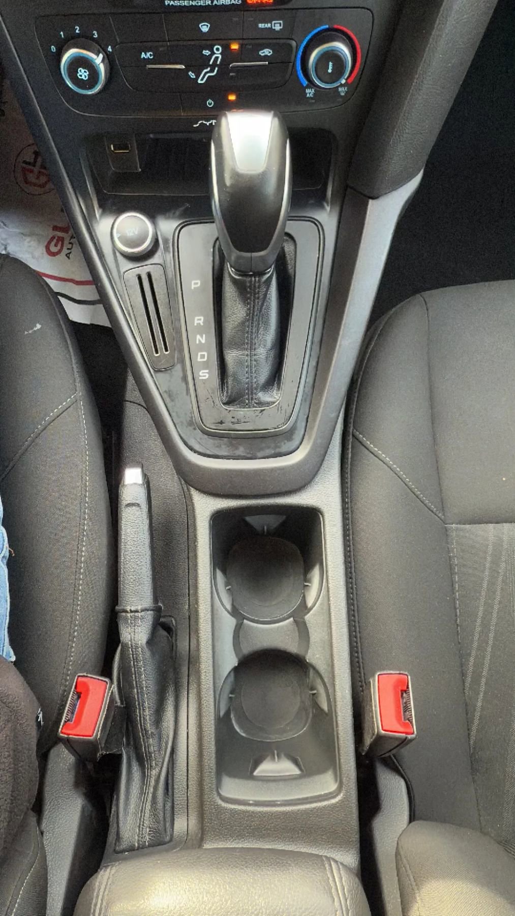 Used 2015 Ford Focus SE w/ SE Sport Package image 20