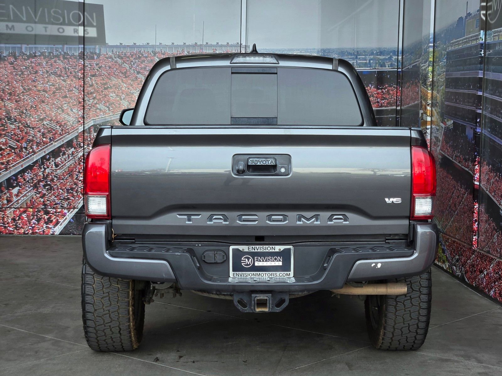 Used 2017 Toyota Tacoma TRD Sport image 7