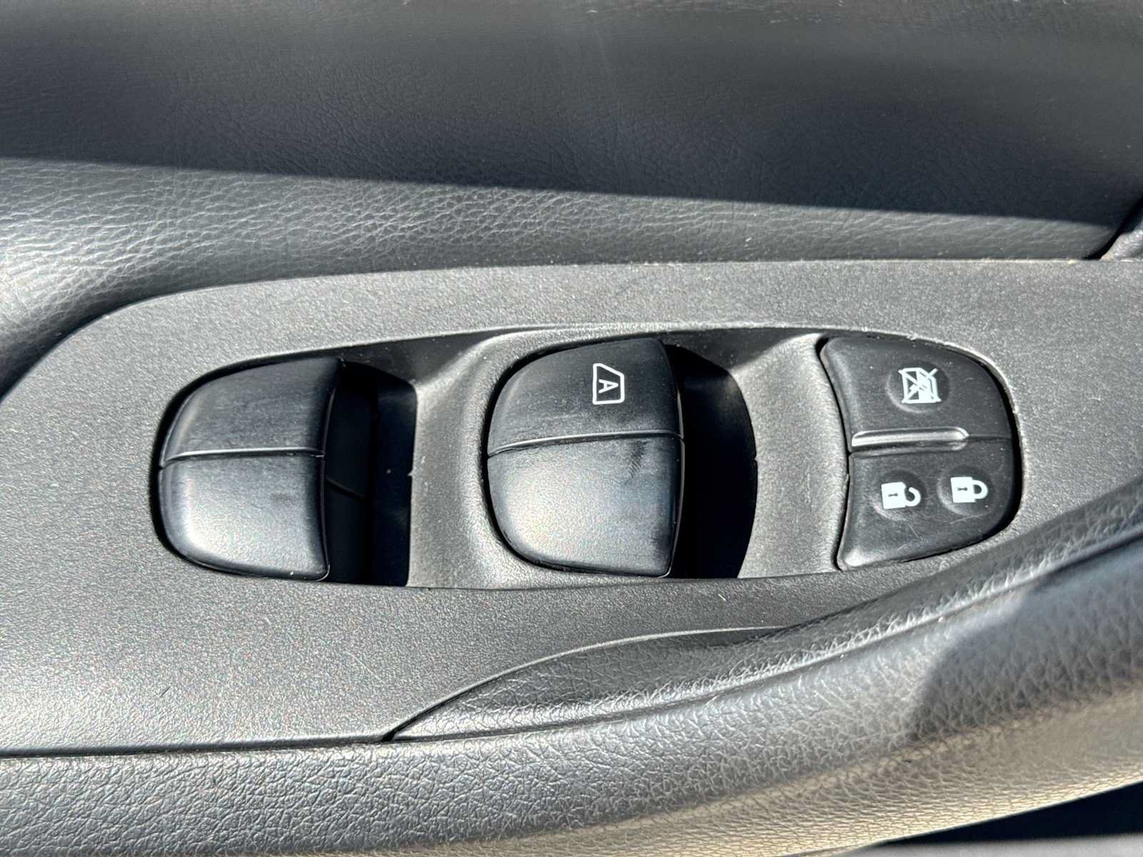 Used 2016 Nissan Altima 2.5 SV FWD image 16