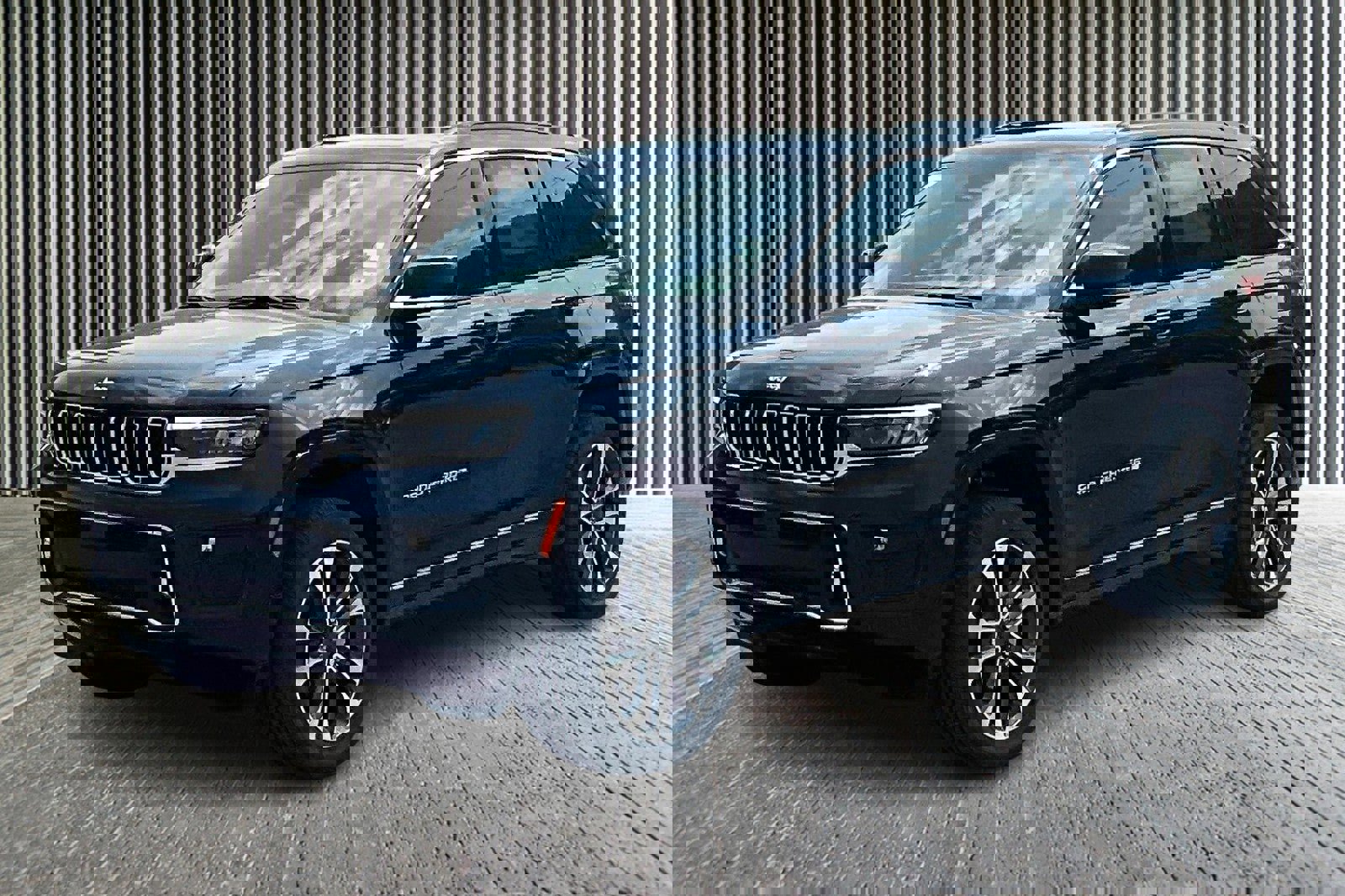 New 2025 Jeep Grand Cherokee Overland w/ Luxury Tech Group IV image 2