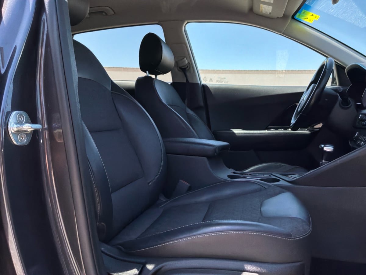 Used 2019 Kia Niro S Touring FWD image 18