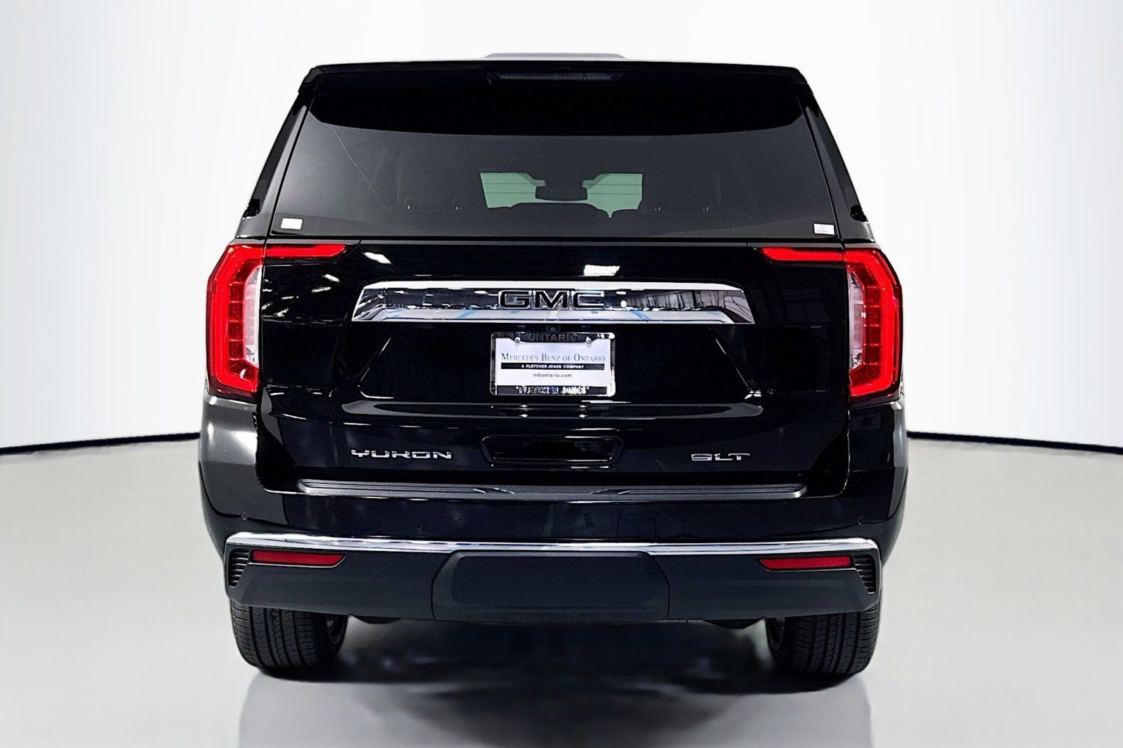 Used 2023 GMC Yukon XL SLT image 4