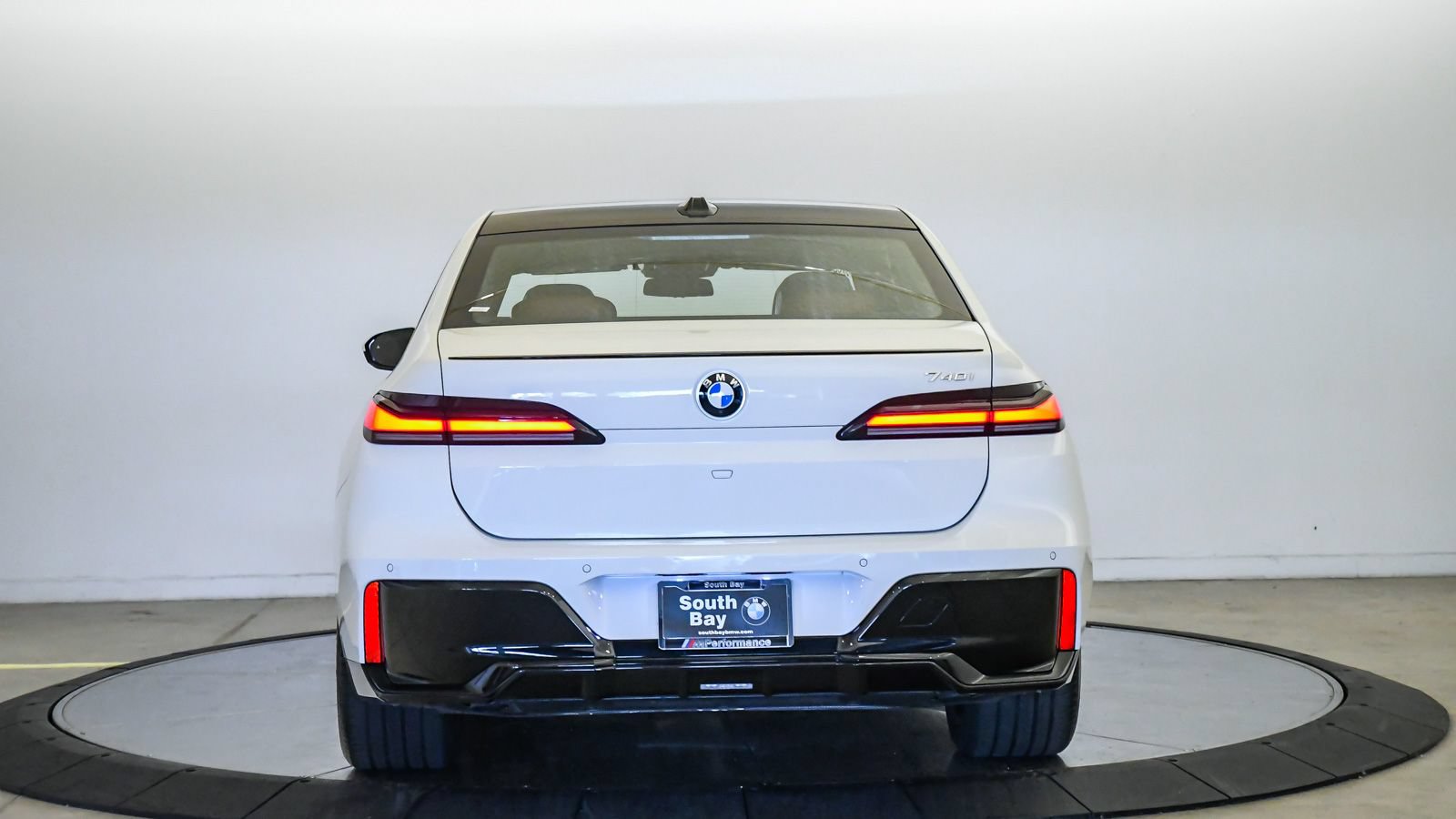 Certified 2023 BMW 740i w/ Parking Assistance Package RWD image 3