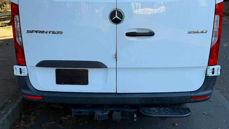 Used 2019 Mercedes-Benz Sprinter 144 image 24
