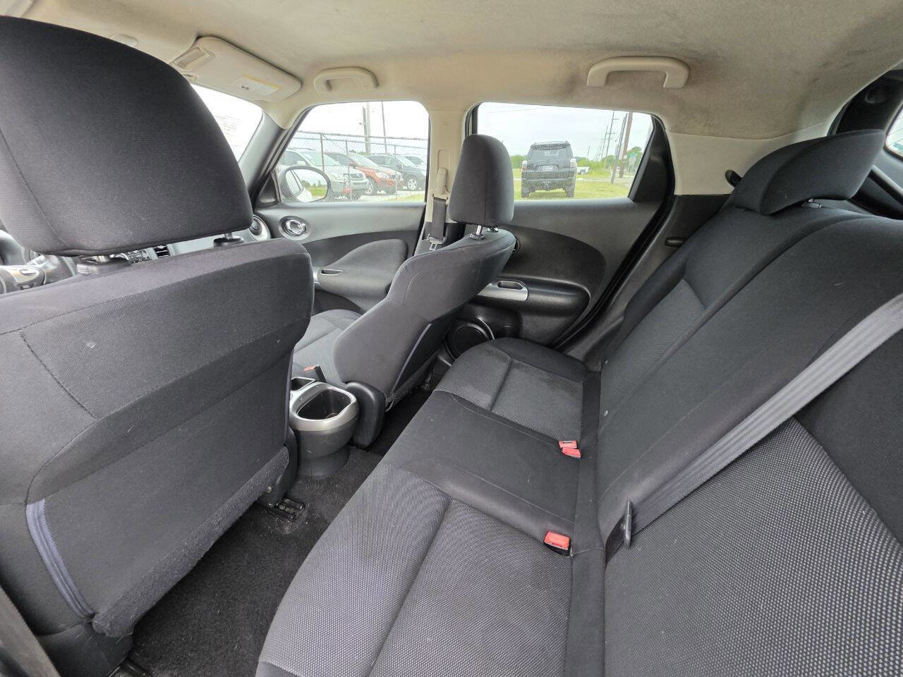 Used 2014 Nissan Juke S FWD image 4