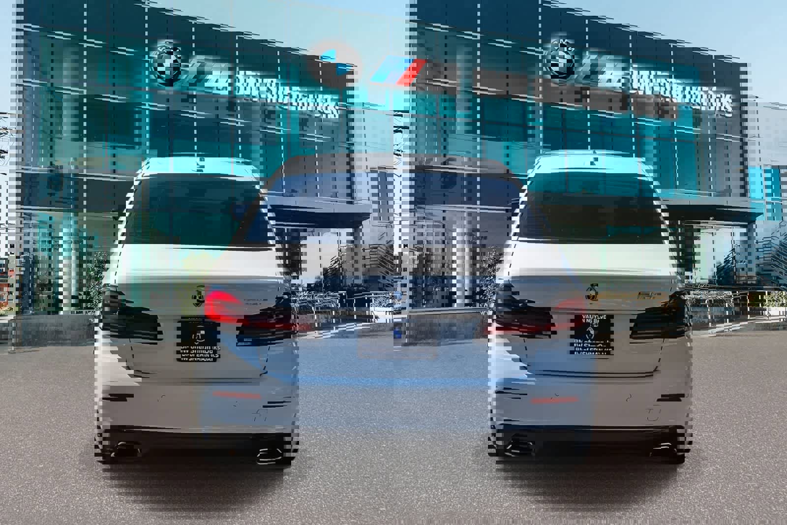 Certified 2023 BMW 530e RWD image 5