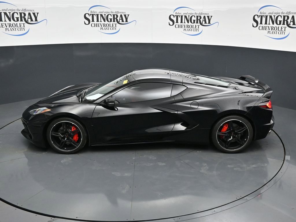 Used 2021 Chevrolet Corvette Stingray Preferred Cpe w/ Body-Color Dual Roof Package RWD image 12