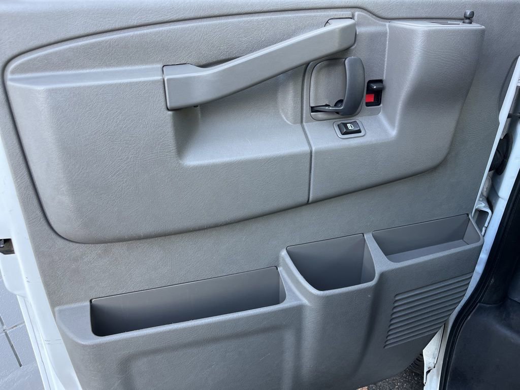 Used 2016 Chevrolet Express 2500 LS image 22