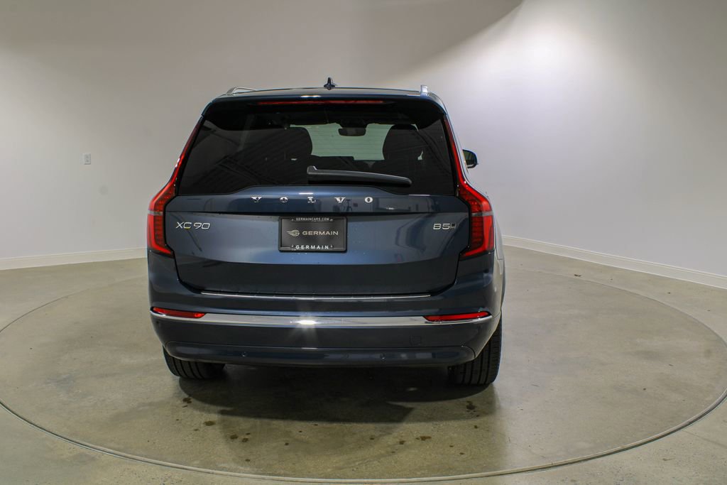 Used 2026 Volvo XC90 B5 Plus w/ Protection Package Premier AWD/4WD image 4