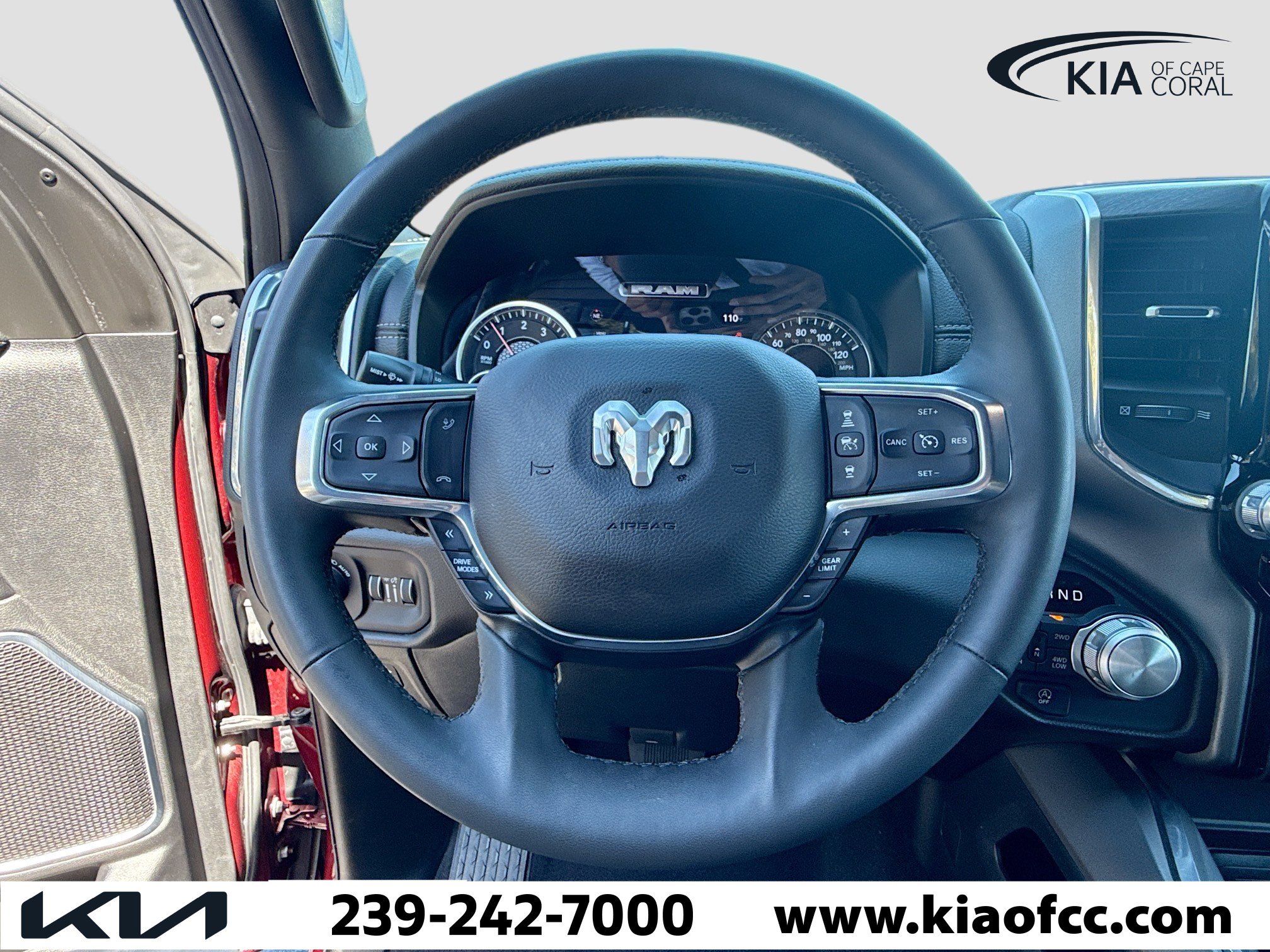 Used 2025 RAM 1500 Laramie image 36
