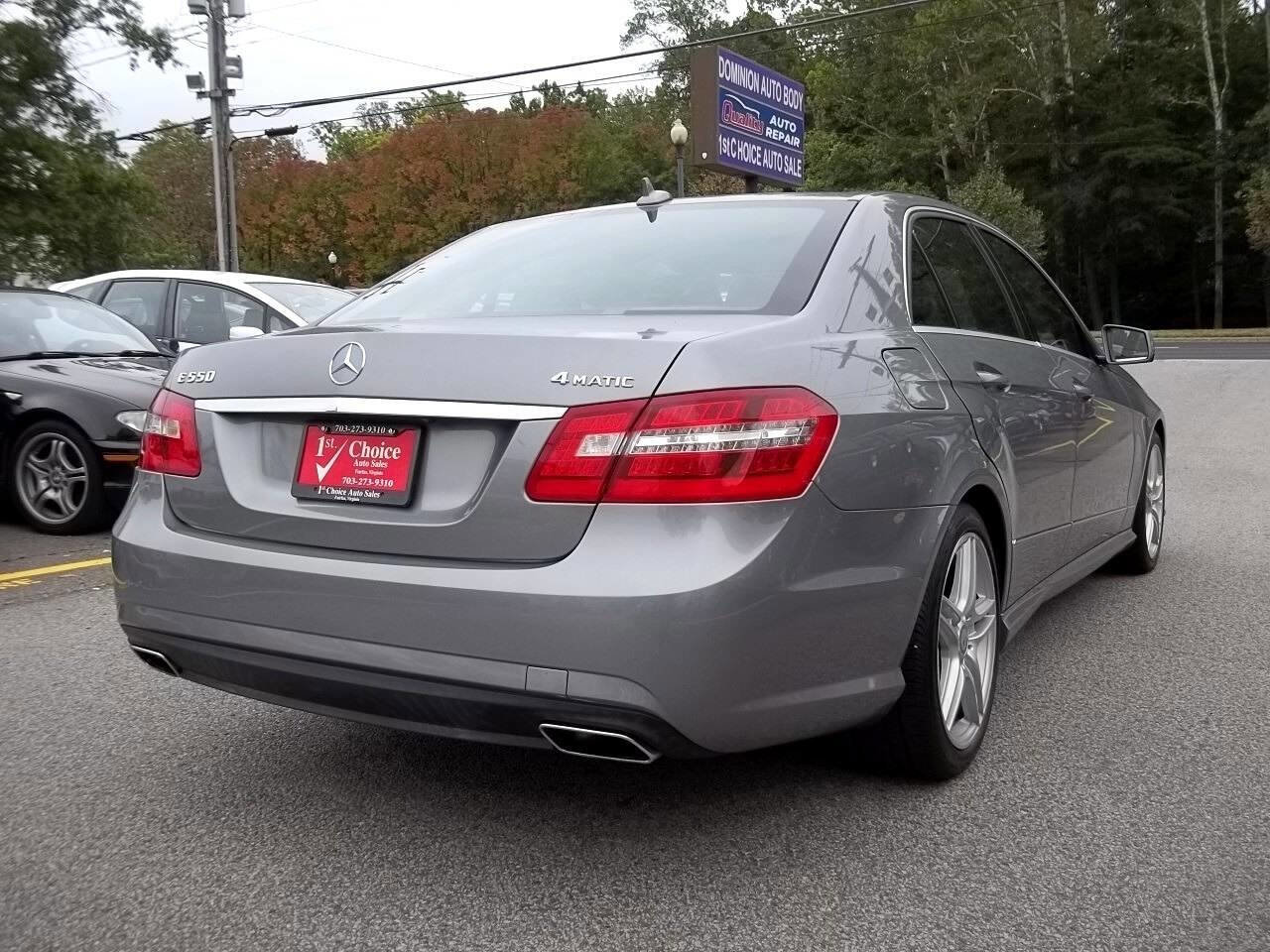 Used 2011 Mercedes-Benz E 550 4MATIC Sedan image 4