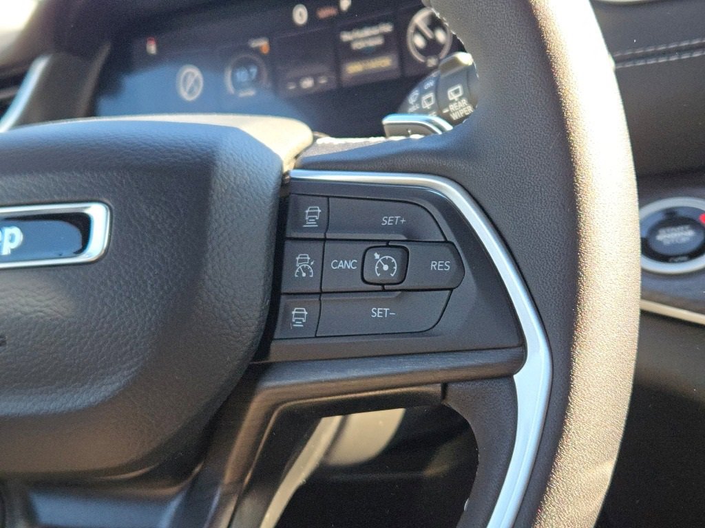 New 2025 Jeep Grand Cherokee Limited w/ Luxury Tech Group II image 34