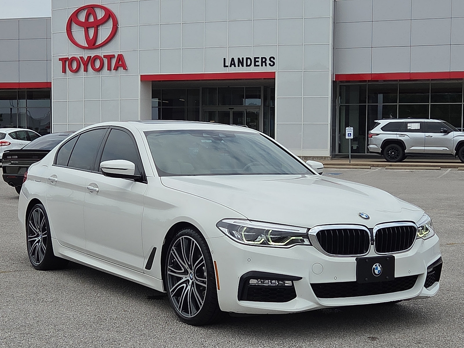 Used 2018 BMW 540i w/ M Sport Package RWD video 1