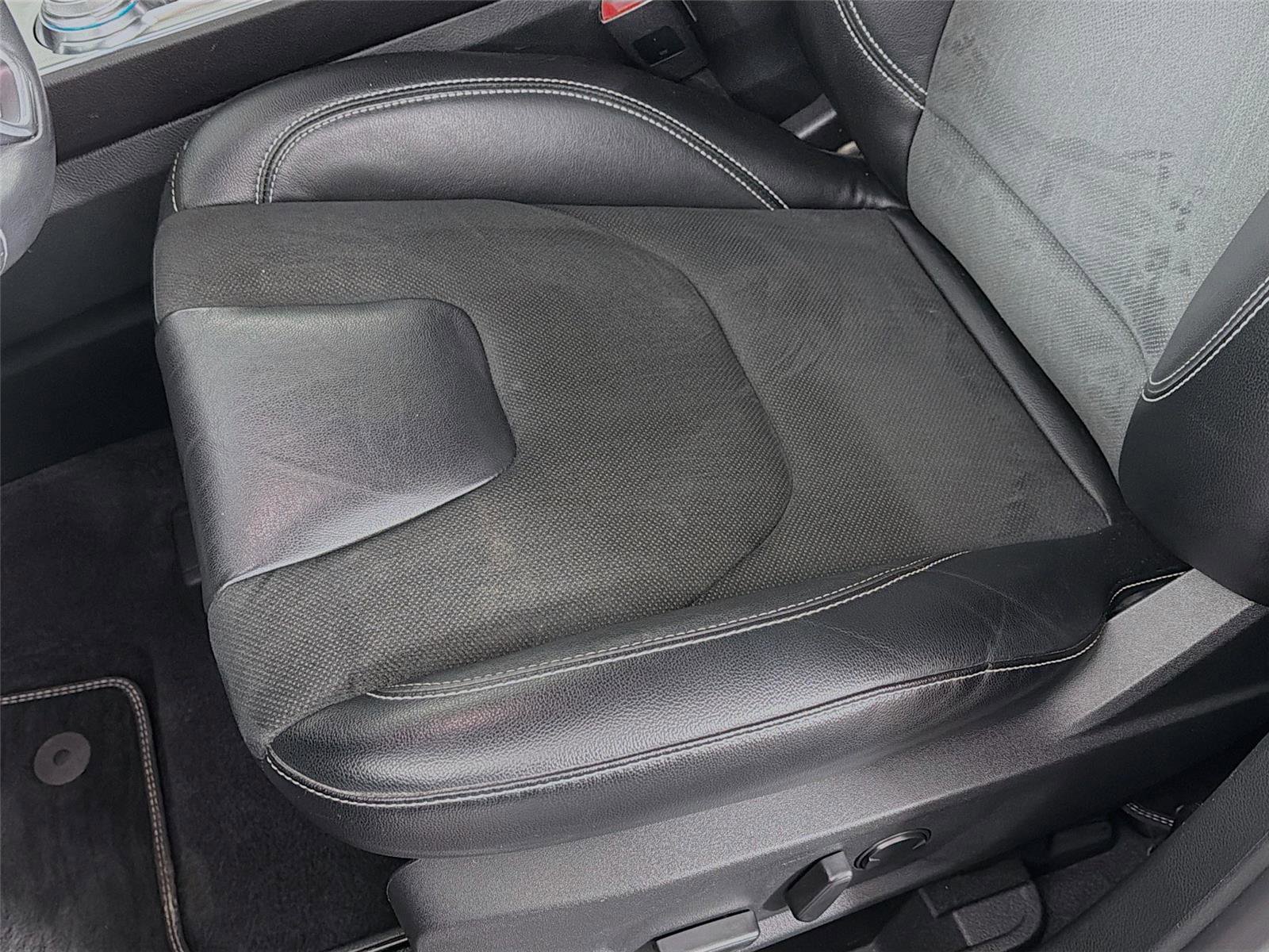 Used 2024 Ford Edge ST AWD/4WD image 19